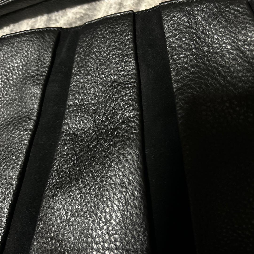 ブラックレザーショルダーバッグ