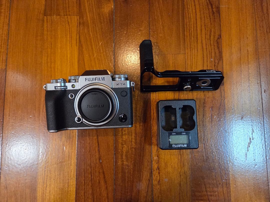 FUJIFILM X-T4 シルバー ミラーレス一眼 smallrig