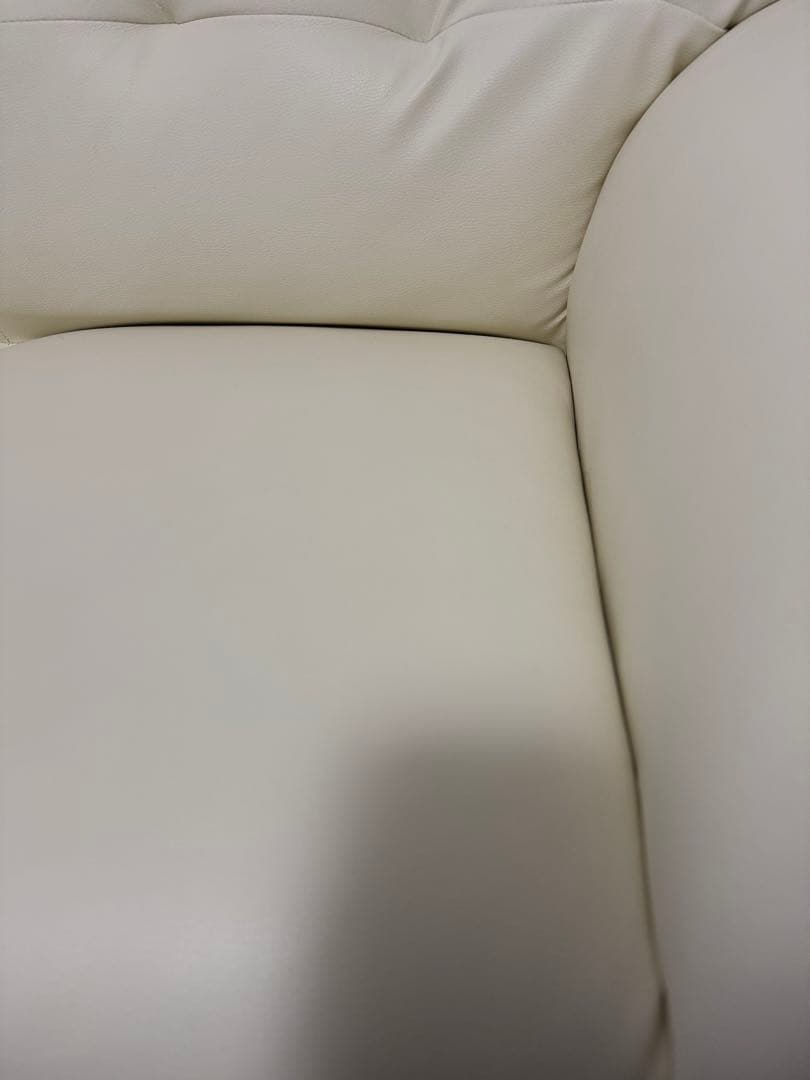 //再々値下げ// 2人掛けソファ　レザー調　ホワイト