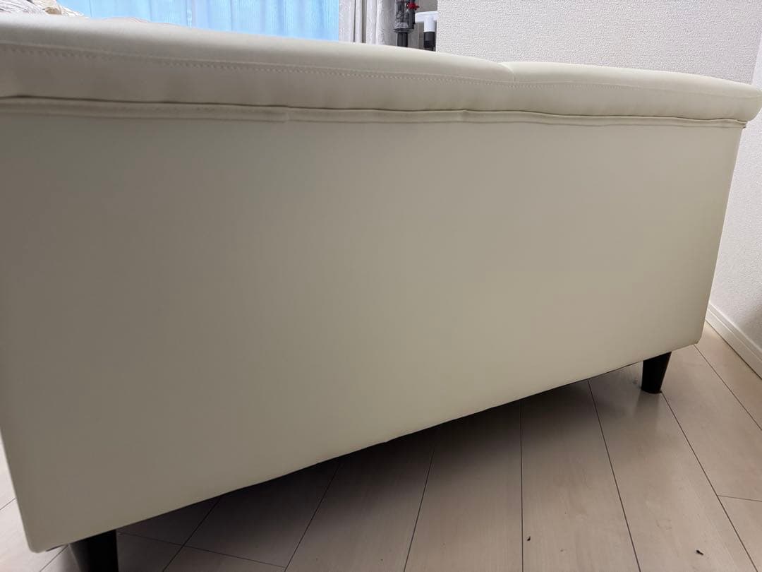 //再々値下げ// 2人掛けソファ　レザー調　ホワイト