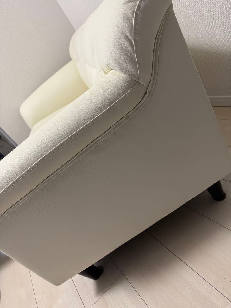 //再々値下げ// 2人掛けソファ　レザー調　ホワイト