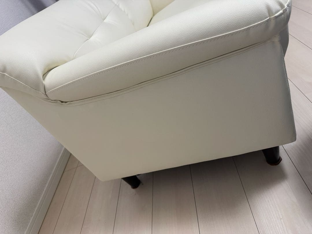 //再々値下げ// 2人掛けソファ　レザー調　ホワイト