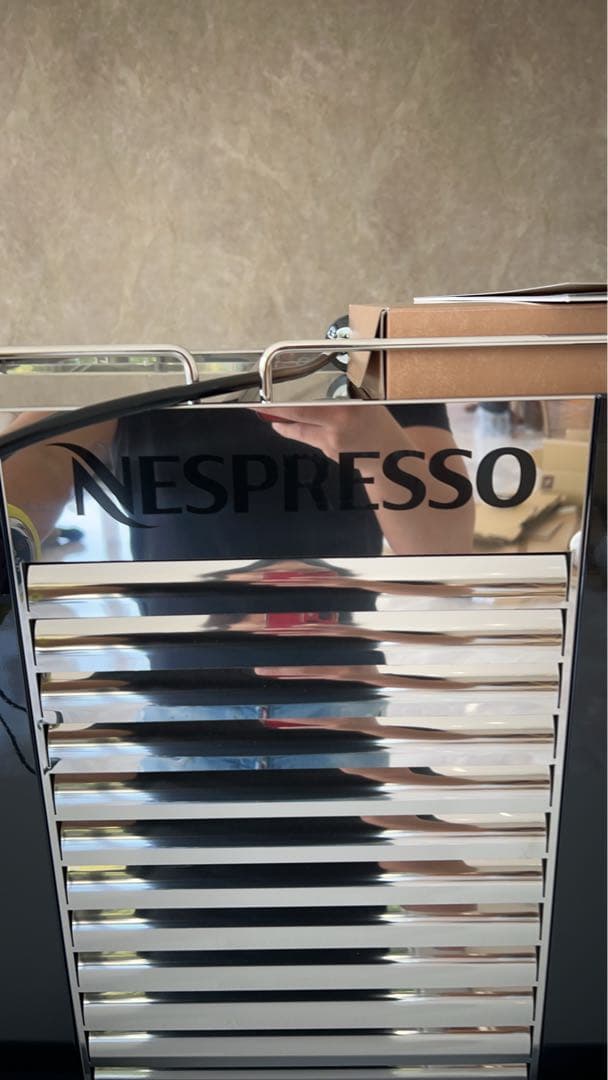 ネスプレッソ　業務用エスプレッソマシン アグイラ 220 コーヒーメーカー