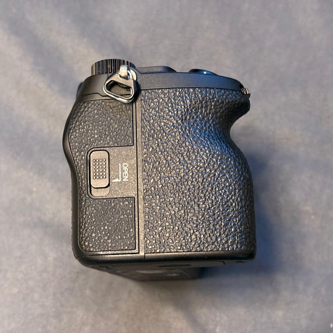 SONY α7R IV ボディ（ILCE-7RM4）ミラーレス一眼レフカメラ