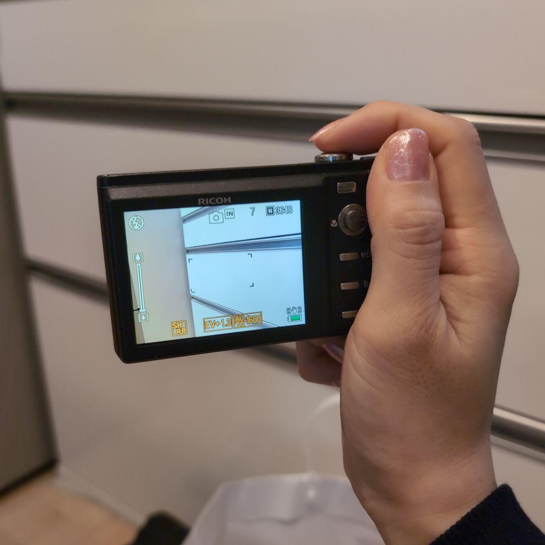 RICOH R8 コンパクトデジタルカメラ ブラック