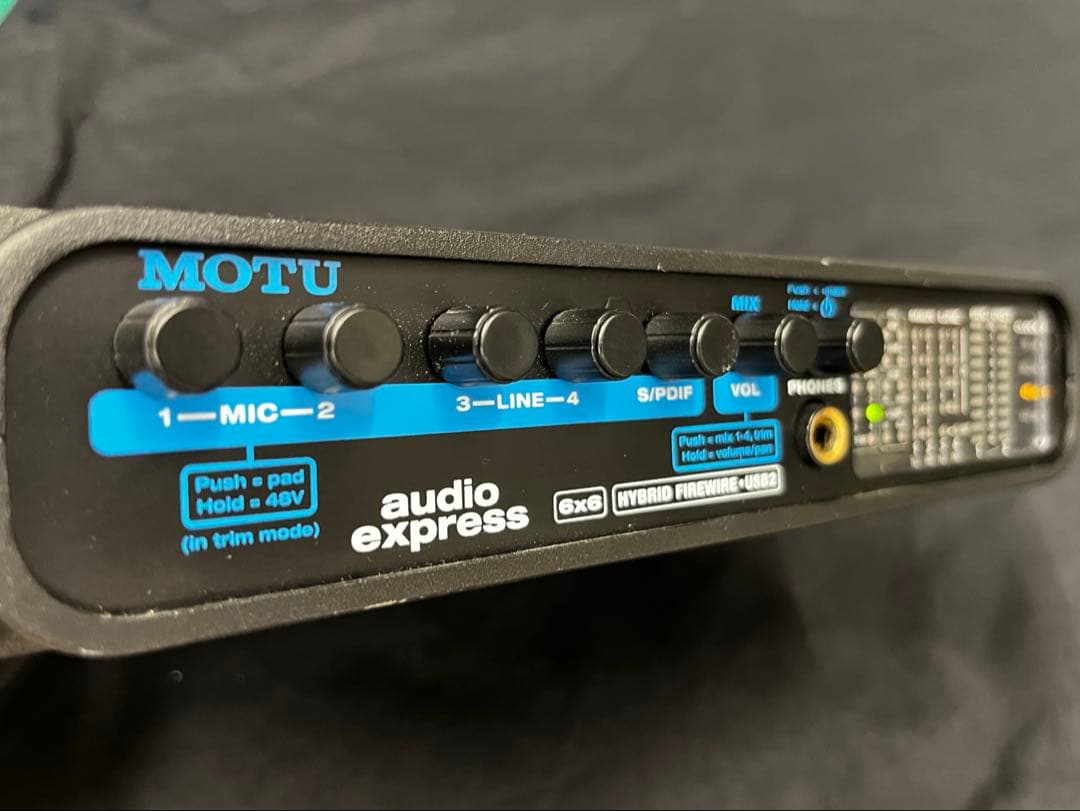 e*v様 MOTU audio express オーディオインターフェース　us