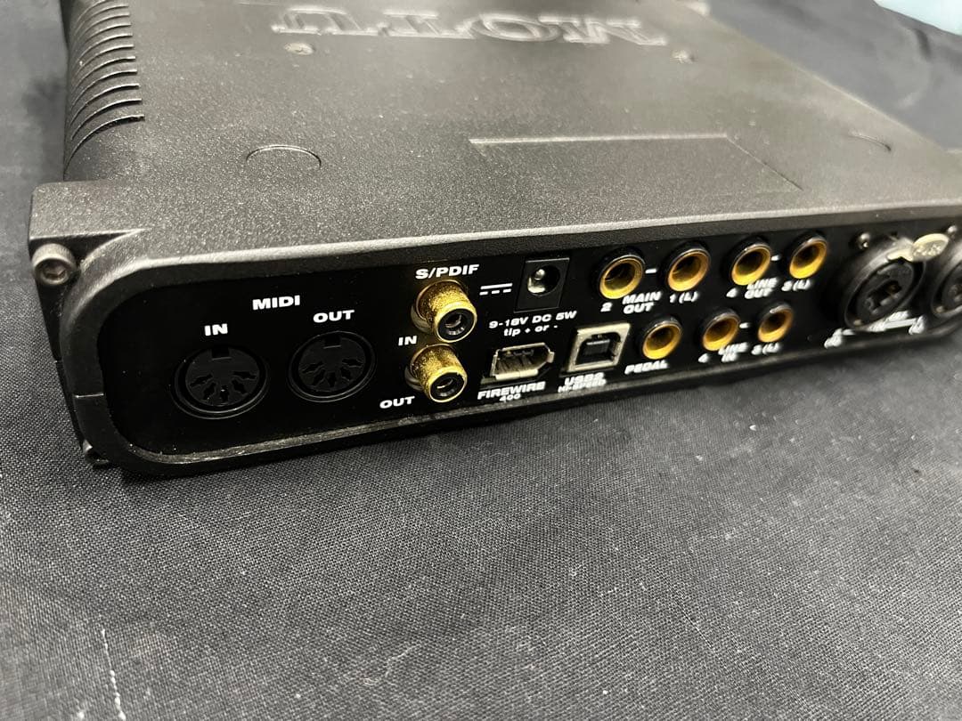 e*v様 MOTU audio express オーディオインターフェース　us