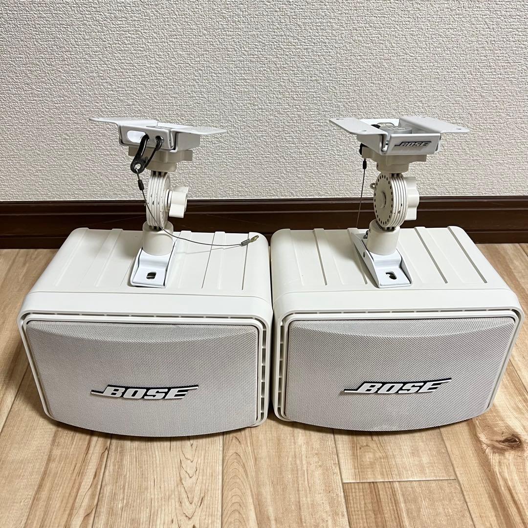 コロ助　BOSE ボーズ 111ADW ペアスピーカー 白 純正吊り金具付
