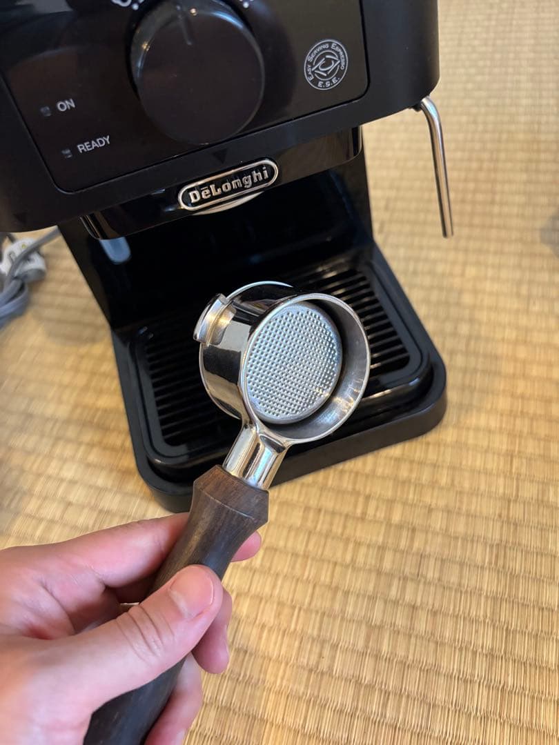 DeLonghi エスプレッソマシン コーヒーグラインダセット　ラテアート