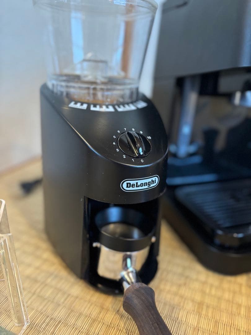 DeLonghi エスプレッソマシン コーヒーグラインダセット　ラテアート