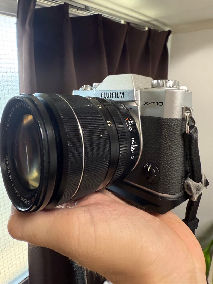 Fujifilm X-T10 本体 + Fujinon 18-55mmレンズ