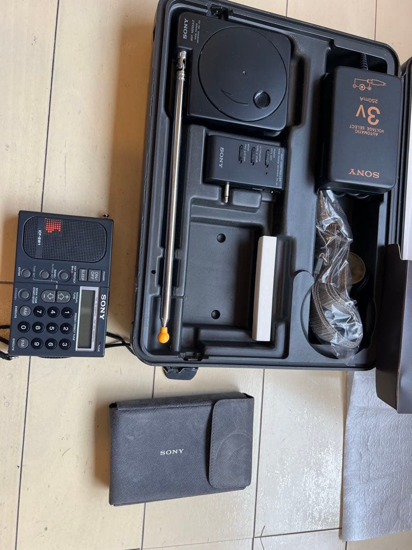 USED★SONY ICF-SW1 FM/AM短波ラジオ専用ケース付 激安送料込