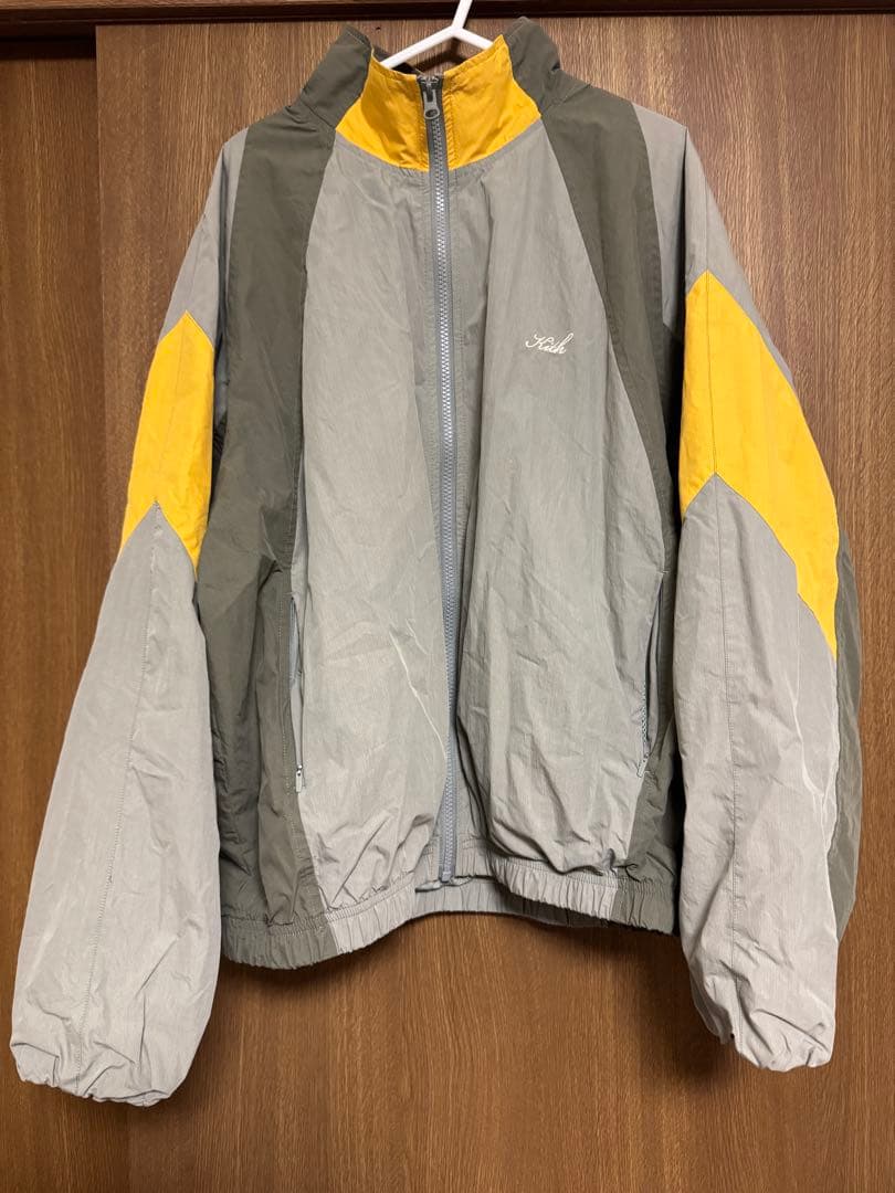 KITH ナイロン ジップアップジャケット グレー/イエロー