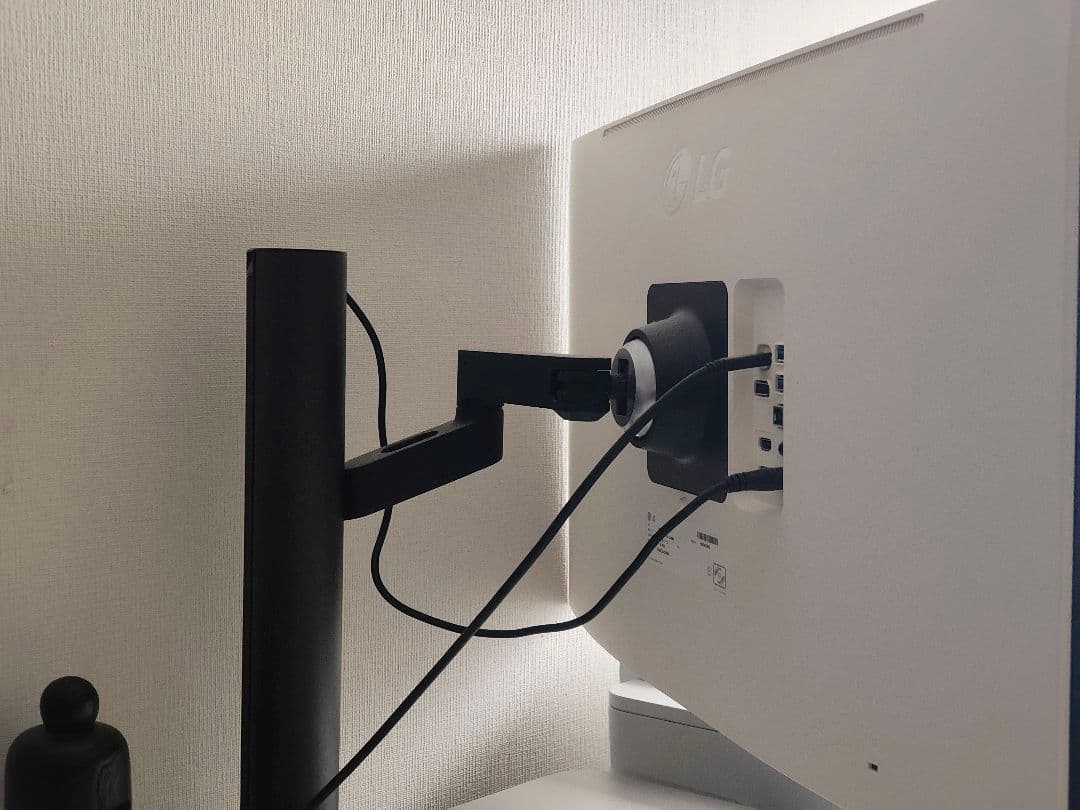 LG UltraFine 27 4K 27UQ850V-W 動作品 — 2025