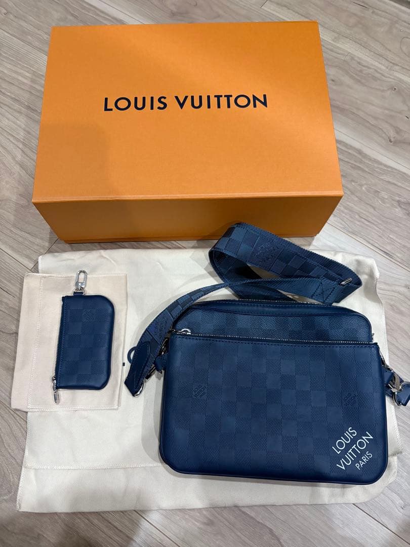 写真追加　ルイヴィトン　トリオメッセンジャー