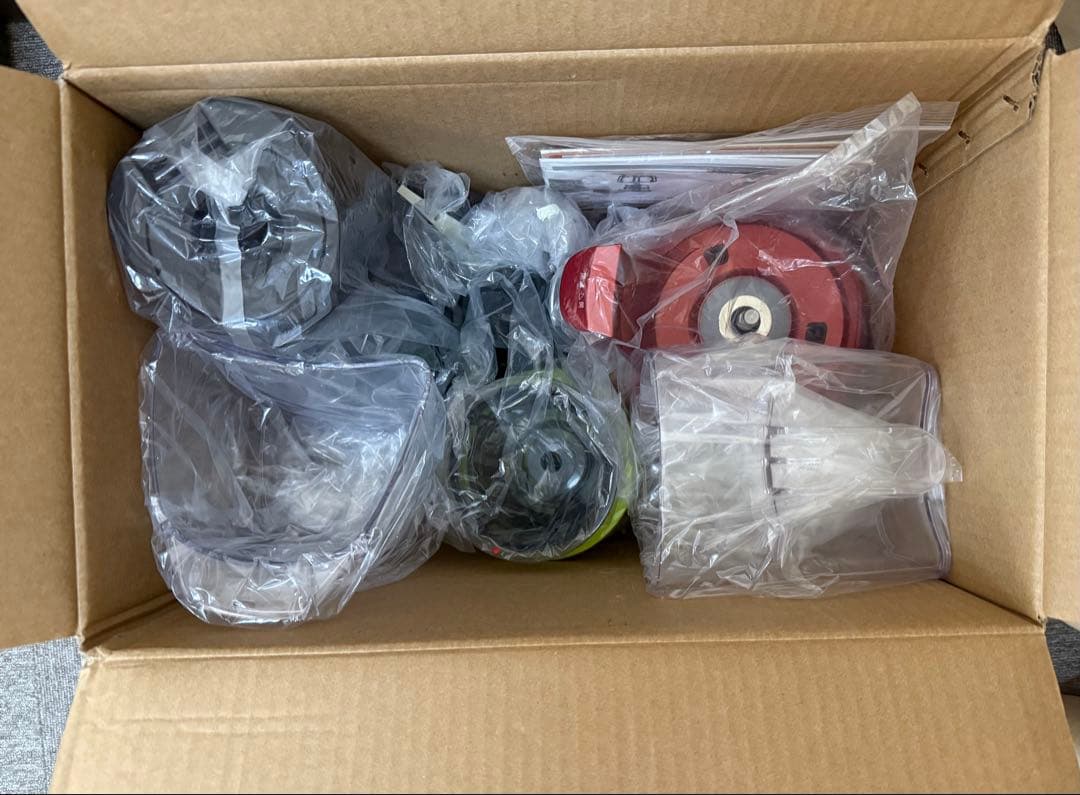 【新品未使用】Kuvings　クビンス　ホールスロージューサー　赤