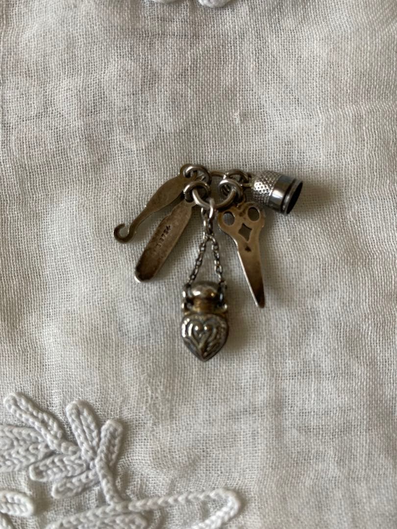 フランス アンティーク シルバー製ミニョネット用シャトレーン 純銀製ドール小物