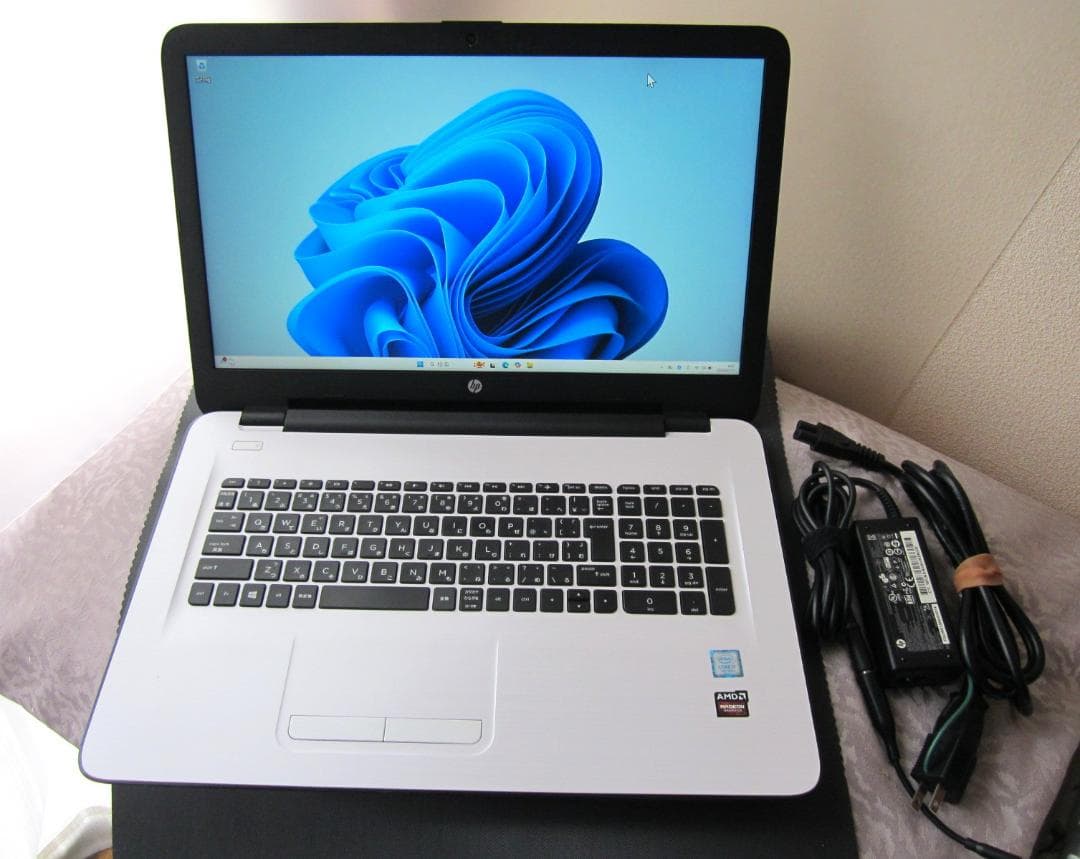 HP 17.3インチ 8GB/SSD256GB i7 Full-HD Win11