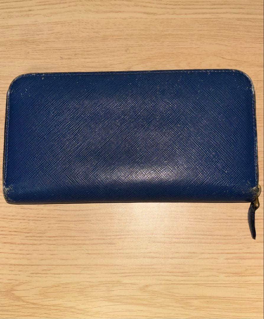 ⭐️プラダ サフィアーノ トライアングル ラウンドファスナー 長財布