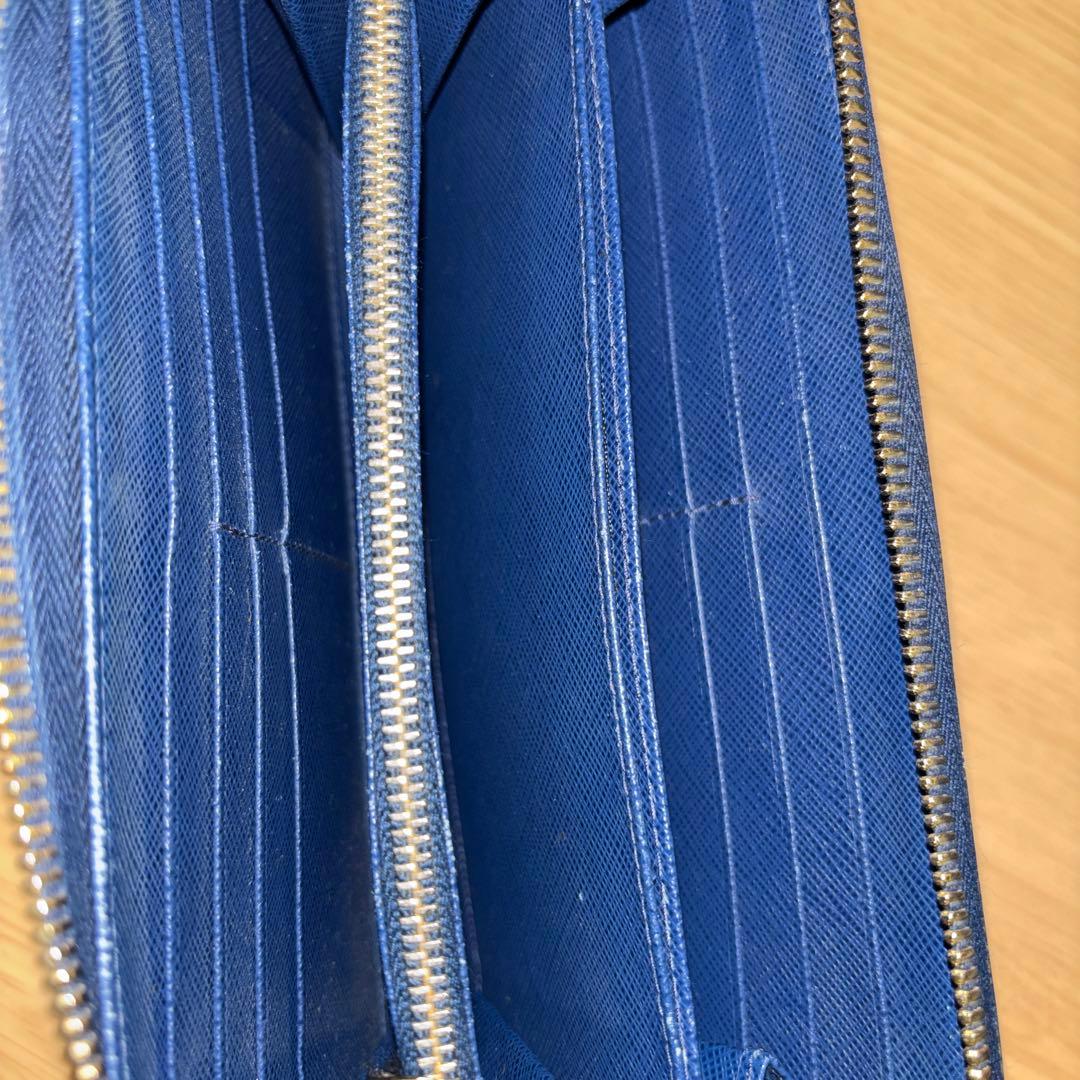 ⭐️プラダ サフィアーノ トライアングル ラウンドファスナー 長財布