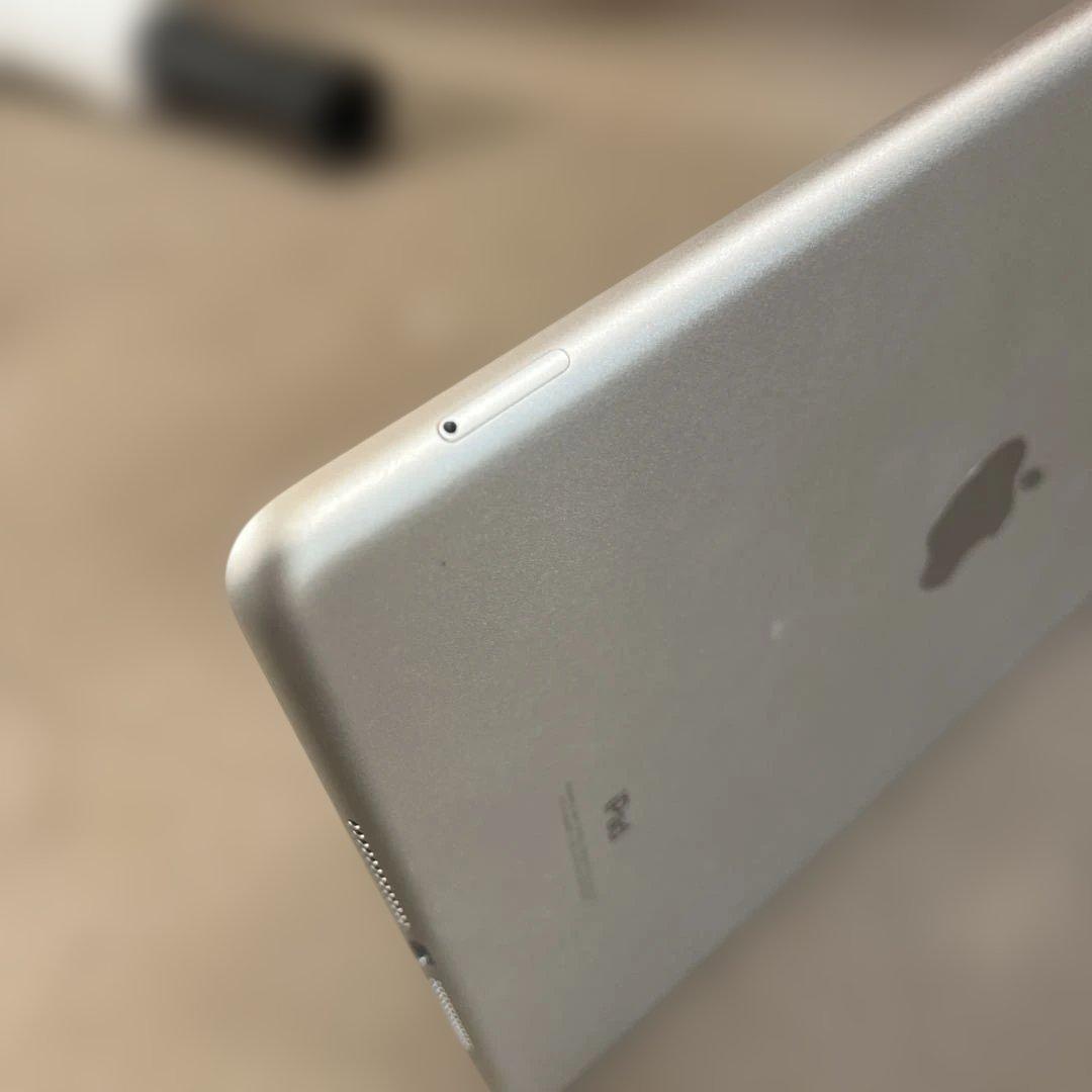 Apple iPad 第6世代 Wi-Fi Cellular 32GB