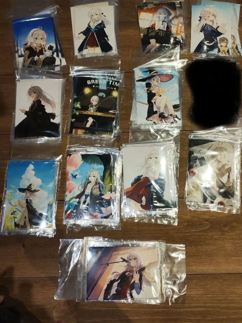 魔女の旅々 イヤホン アクリルカード オマケ付き