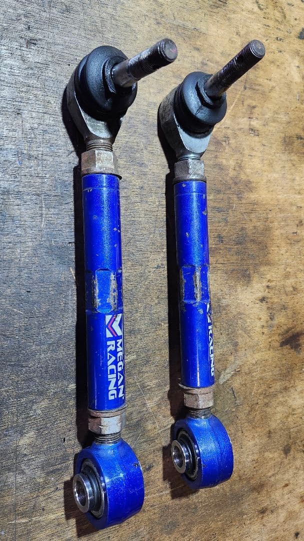 値下中！　Megan Racing サスペンションロッド　トーコントロールアーム