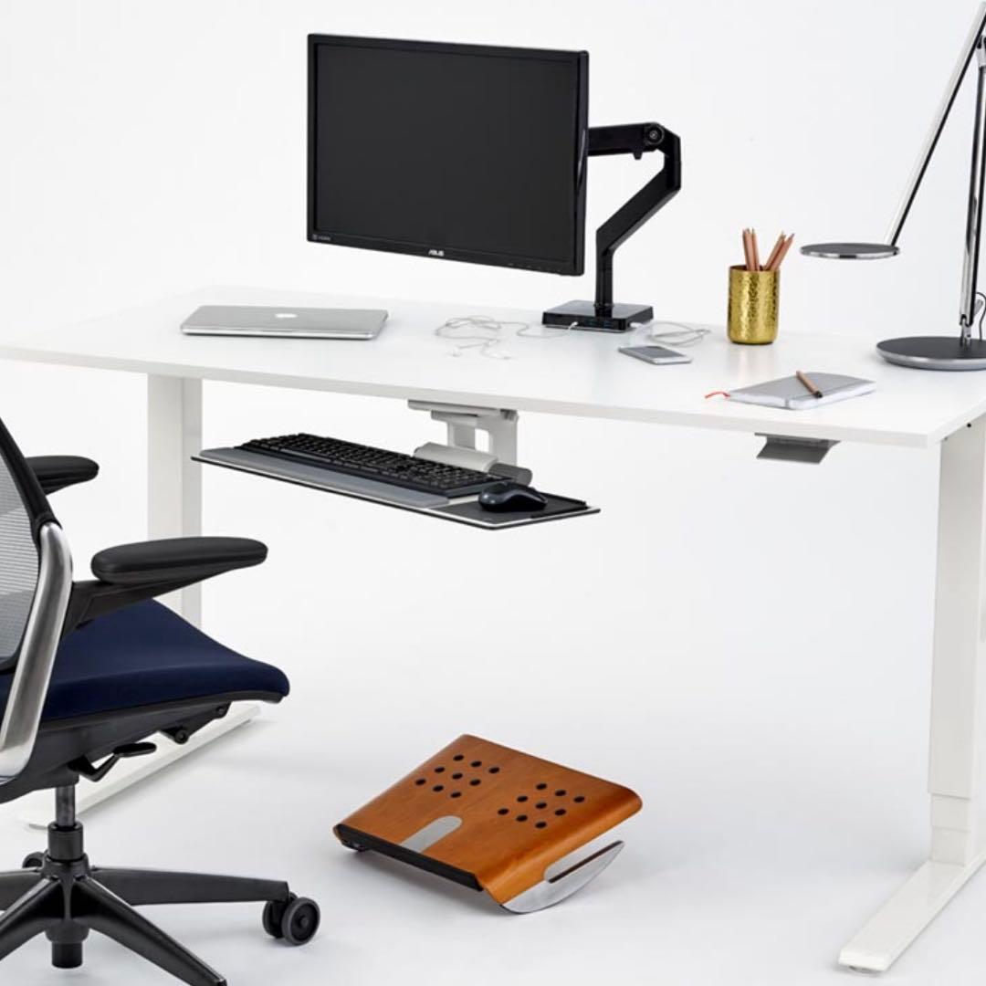 ヒューマンスケール（humanscale）フットレストFR500/チェリー