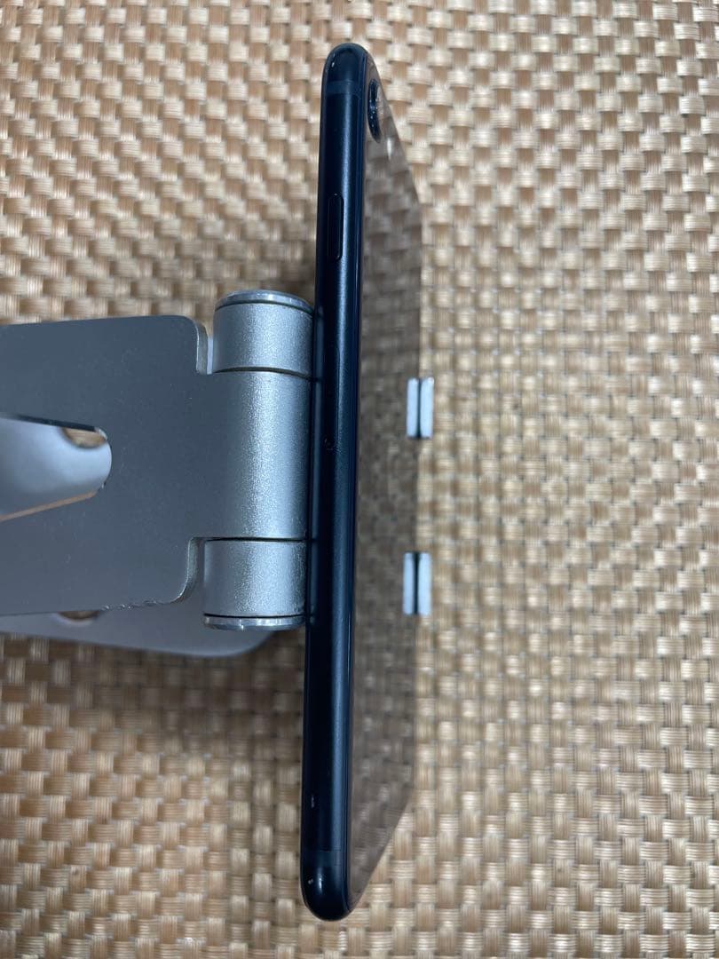 iPhone SE 第3世代 64 GB ミッドナイトSIMフリー【4927】