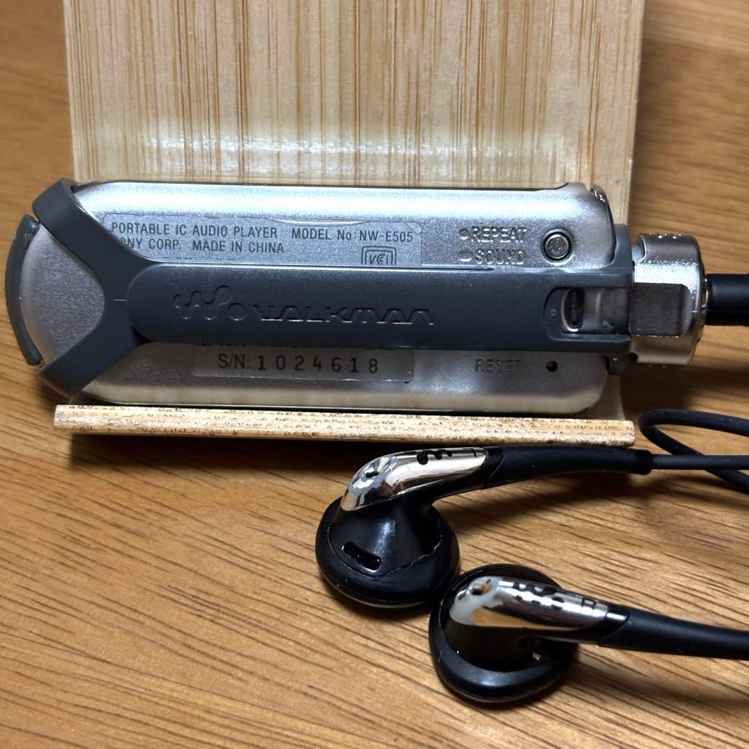 ソニー ウォークマン NW-E505 クリップ＆イヤホン付属