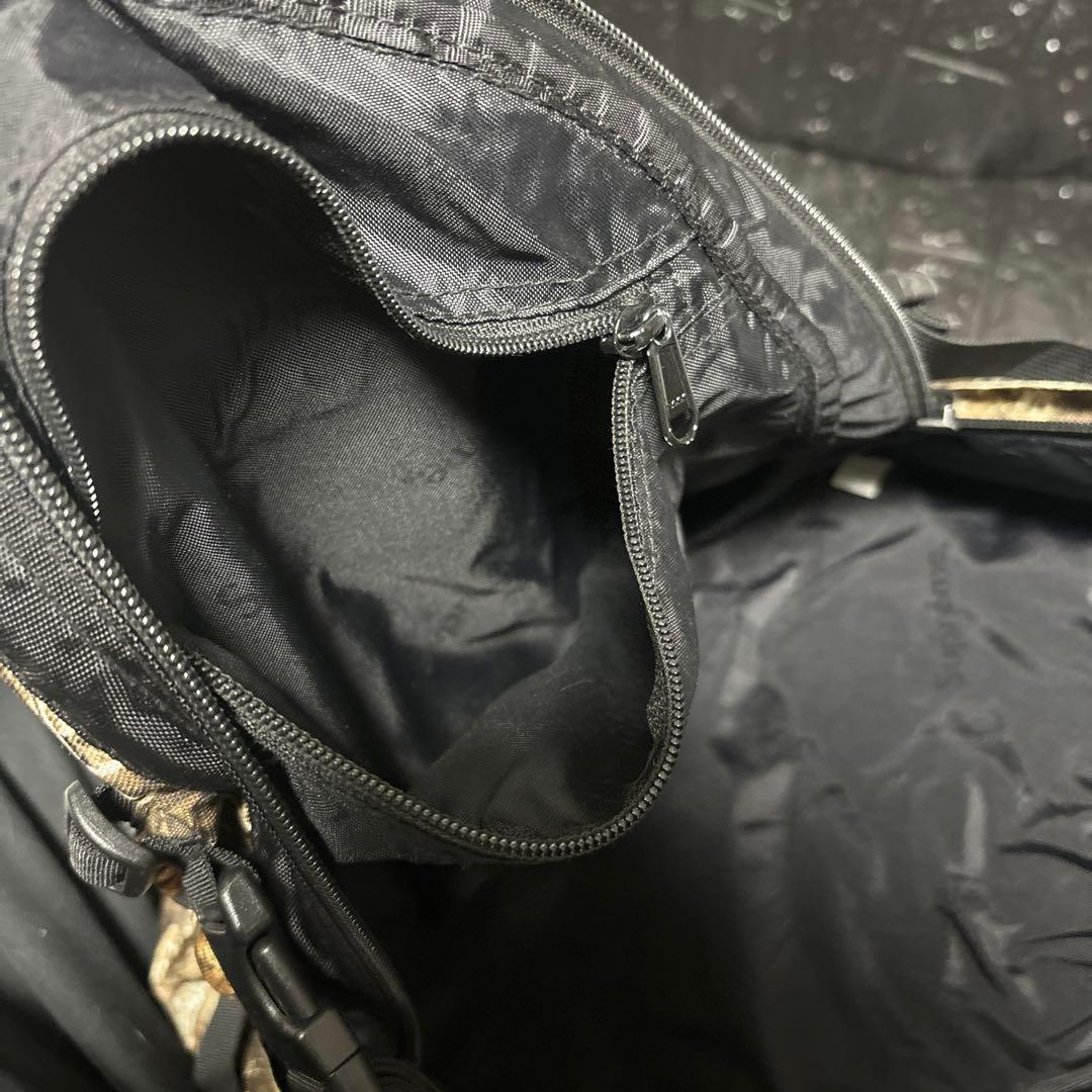 Supreme 迷彩柄 リュック・バックパック