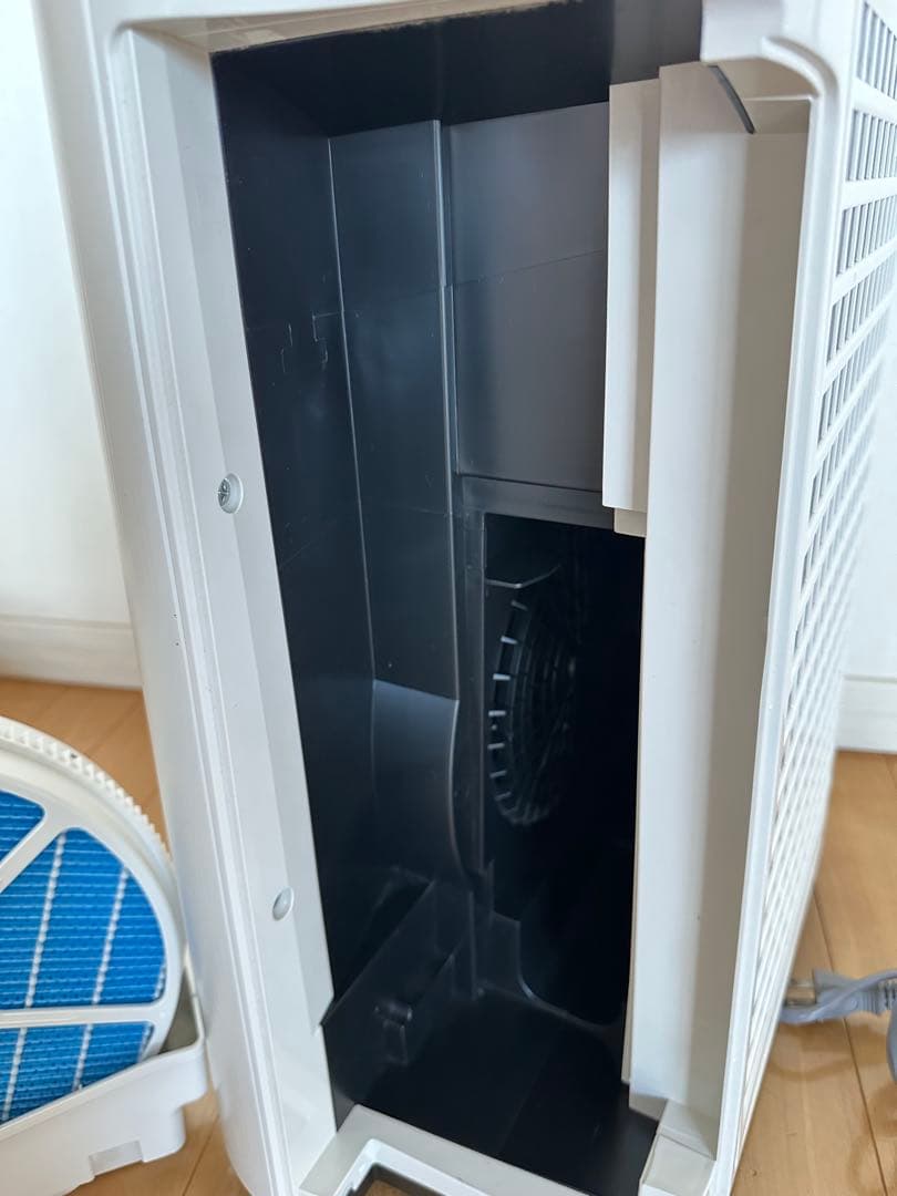 【美品】2022年製 シャープ 加湿空気清浄機 KC-J50-W