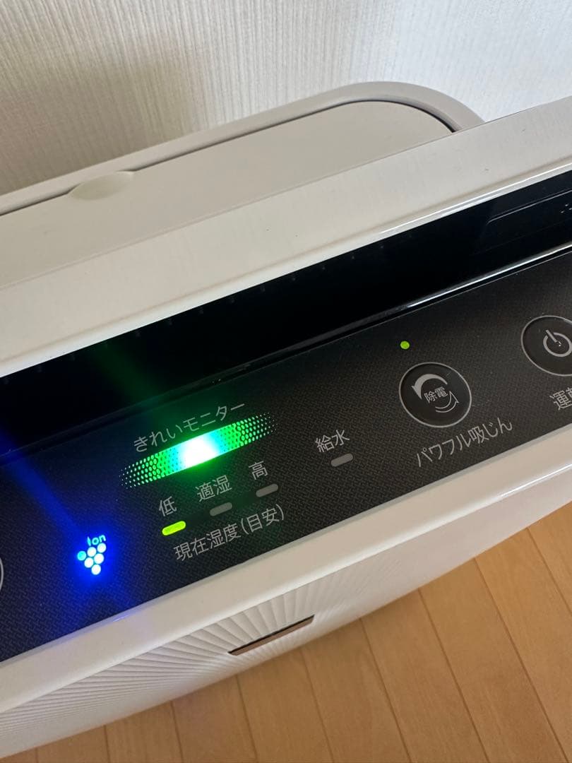 【美品】2022年製 シャープ 加湿空気清浄機 KC-J50-W