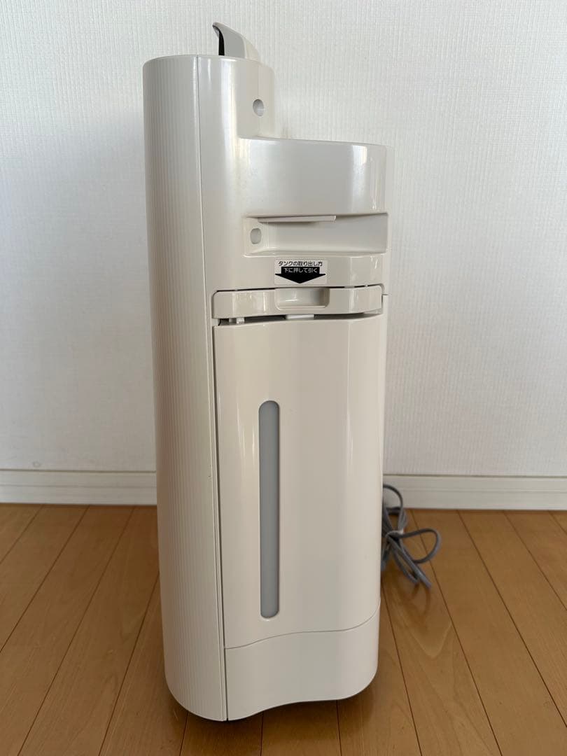 【美品】2022年製 シャープ 加湿空気清浄機 KC-J50-W