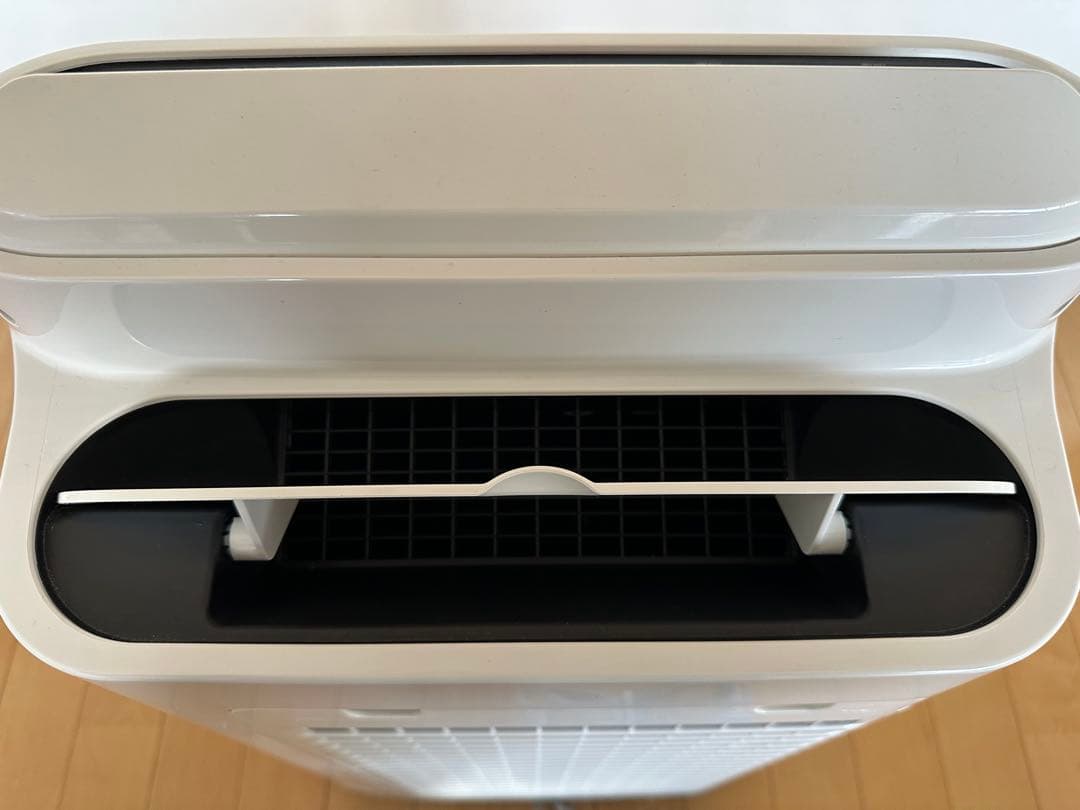 【美品】2022年製 シャープ 加湿空気清浄機 KC-J50-W