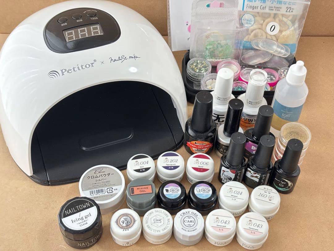 【美品】ジェルネイル用品 まとめ売り ライト付き バラ売り不可