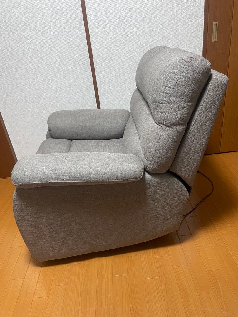 ニトリ　電動リクライニングソファ一人用（ファブリック）送料込み