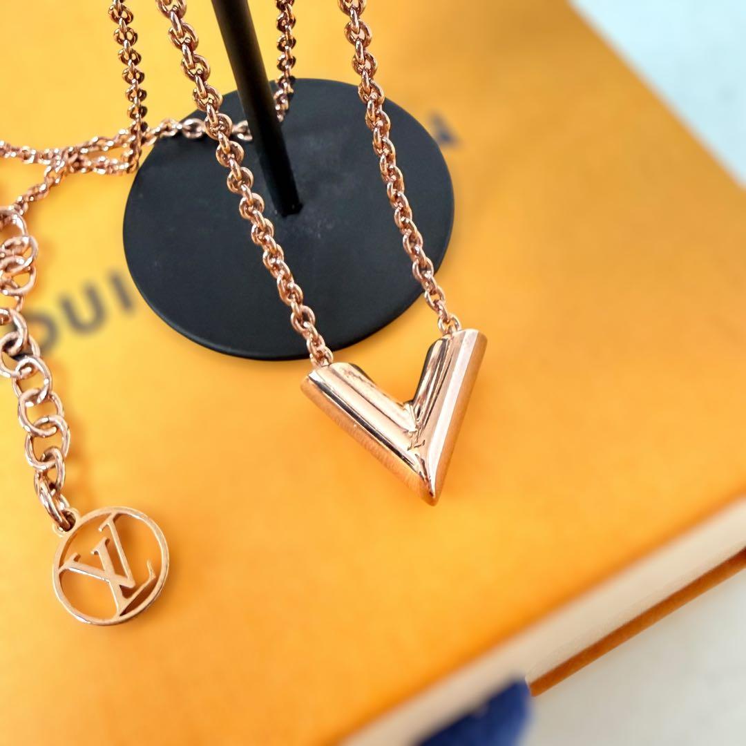 y*y様 ルイヴィトン エセンシャルV ローズゴールド ネックレス ペンダント