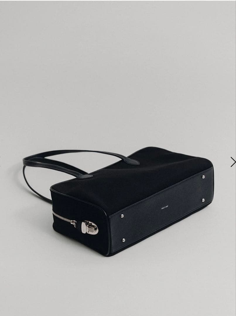 TOUT Y EST Sac Loquet Toile ハンドバッグ【新品】