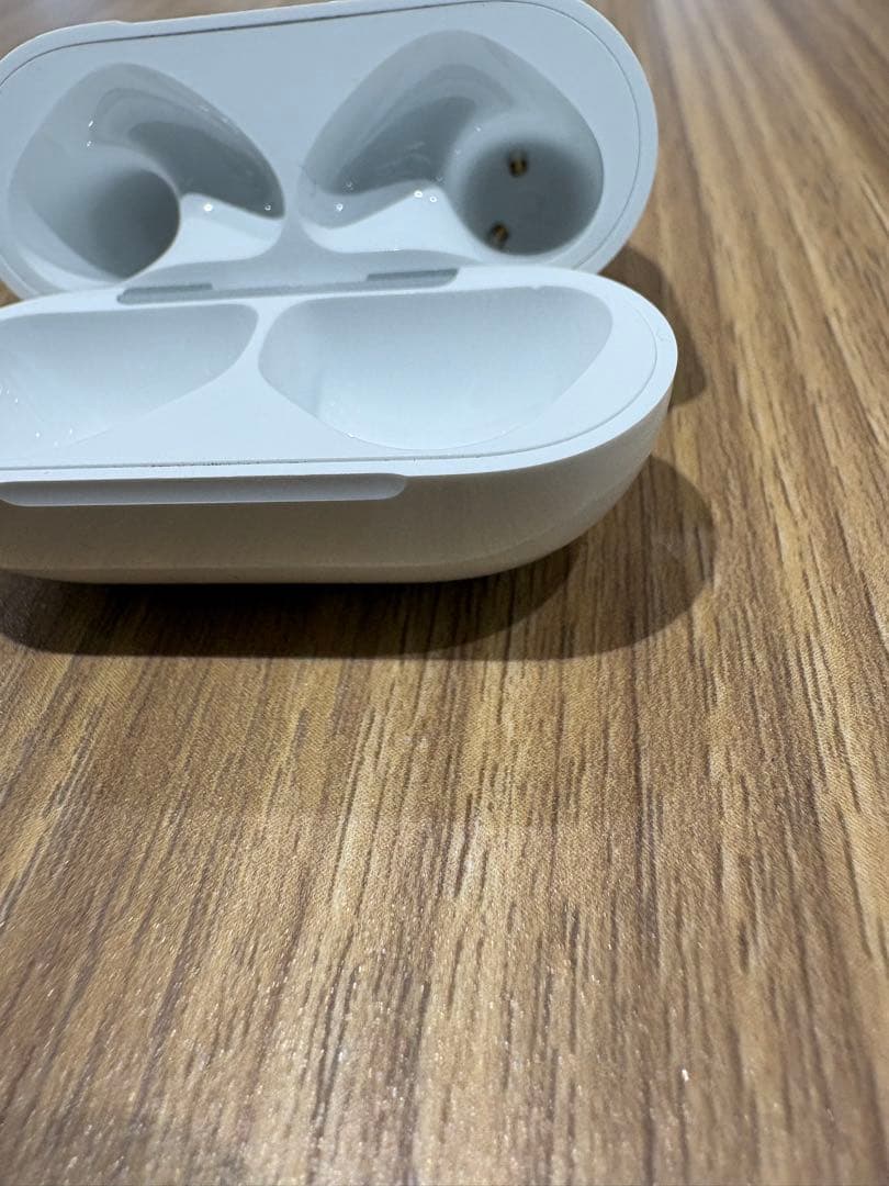 AirPods 4 ノイズキャンセリングあり