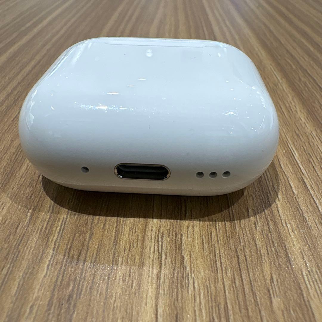 AirPods 4 ノイズキャンセリングあり