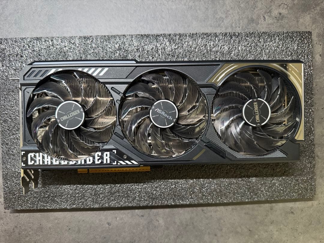 グラフィックボード・グラボ・ビデオカード ASRock Radeon RX 9070 CHALLENGER 16GB