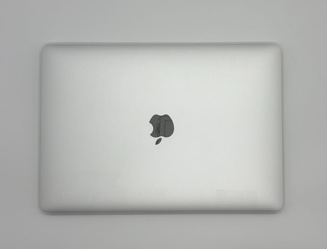 MacBook Pro (13\"、2016)　8GB、256GB、タッチバー