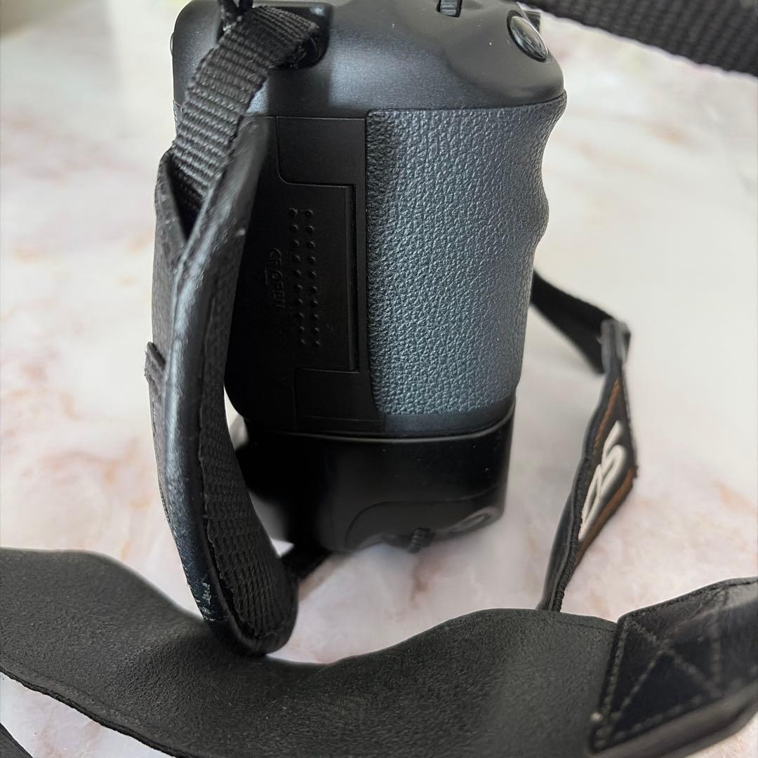 Canon EOS 10D デジタル一眼レフカメラ（グリップ付き）