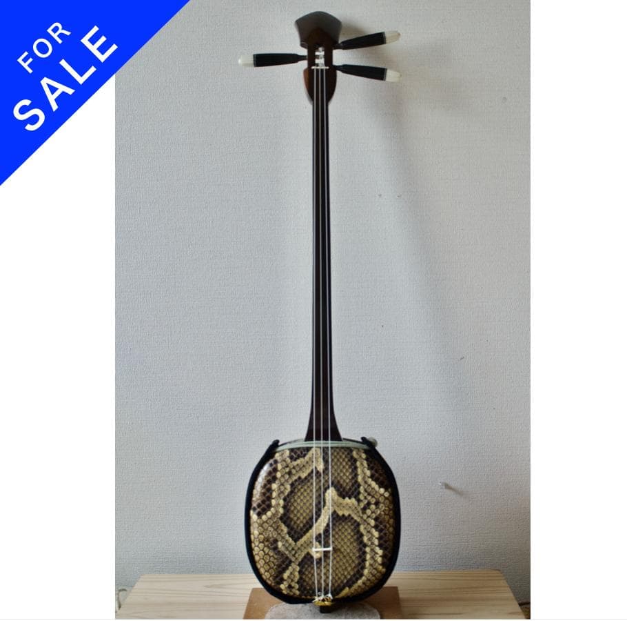三線 本皮１枚張り（表） 黒檀棹 ハードケース付　送料込み　三味線　沖縄