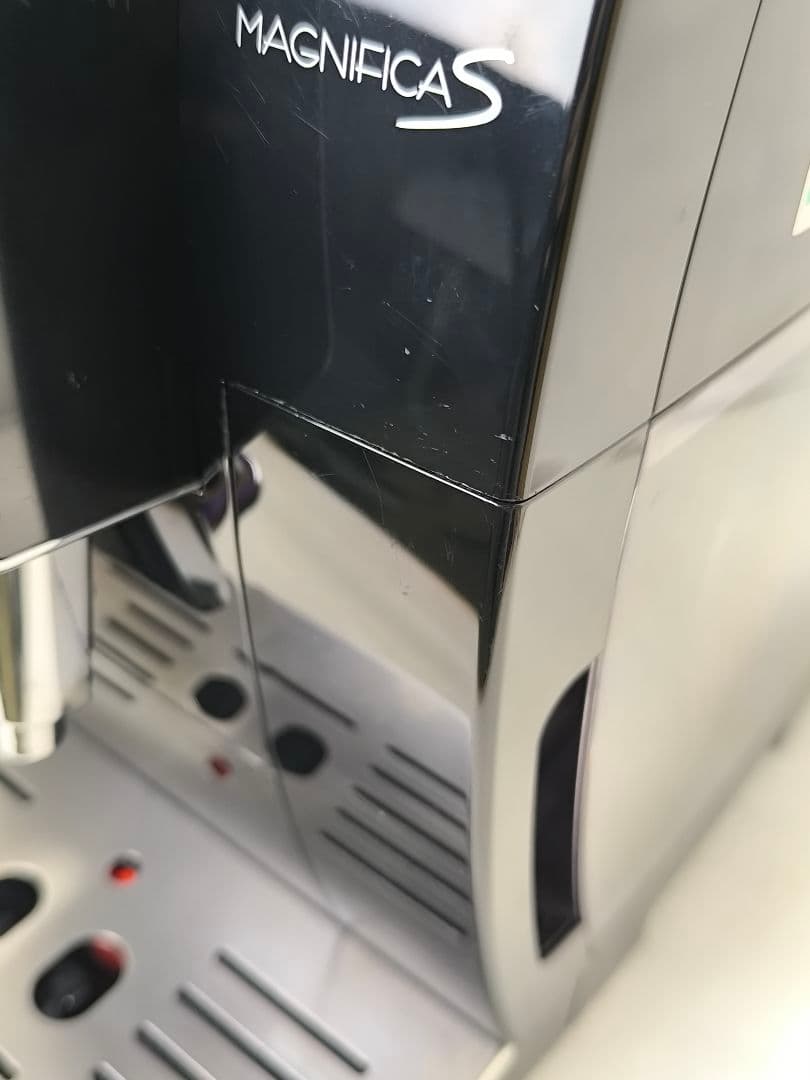 デロンギマグニフィカS コンパクト全自動コーヒーマシン ECAM23120B 3