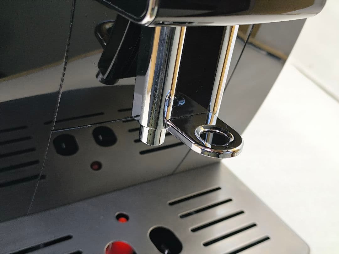 デロンギマグニフィカS コンパクト全自動コーヒーマシン ECAM23120B 3