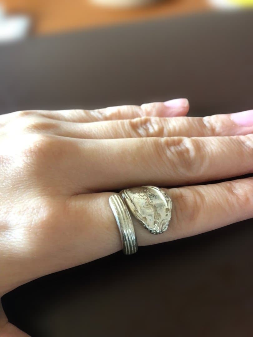 ターコイズ・コーラル装飾バングル、リング３点セット