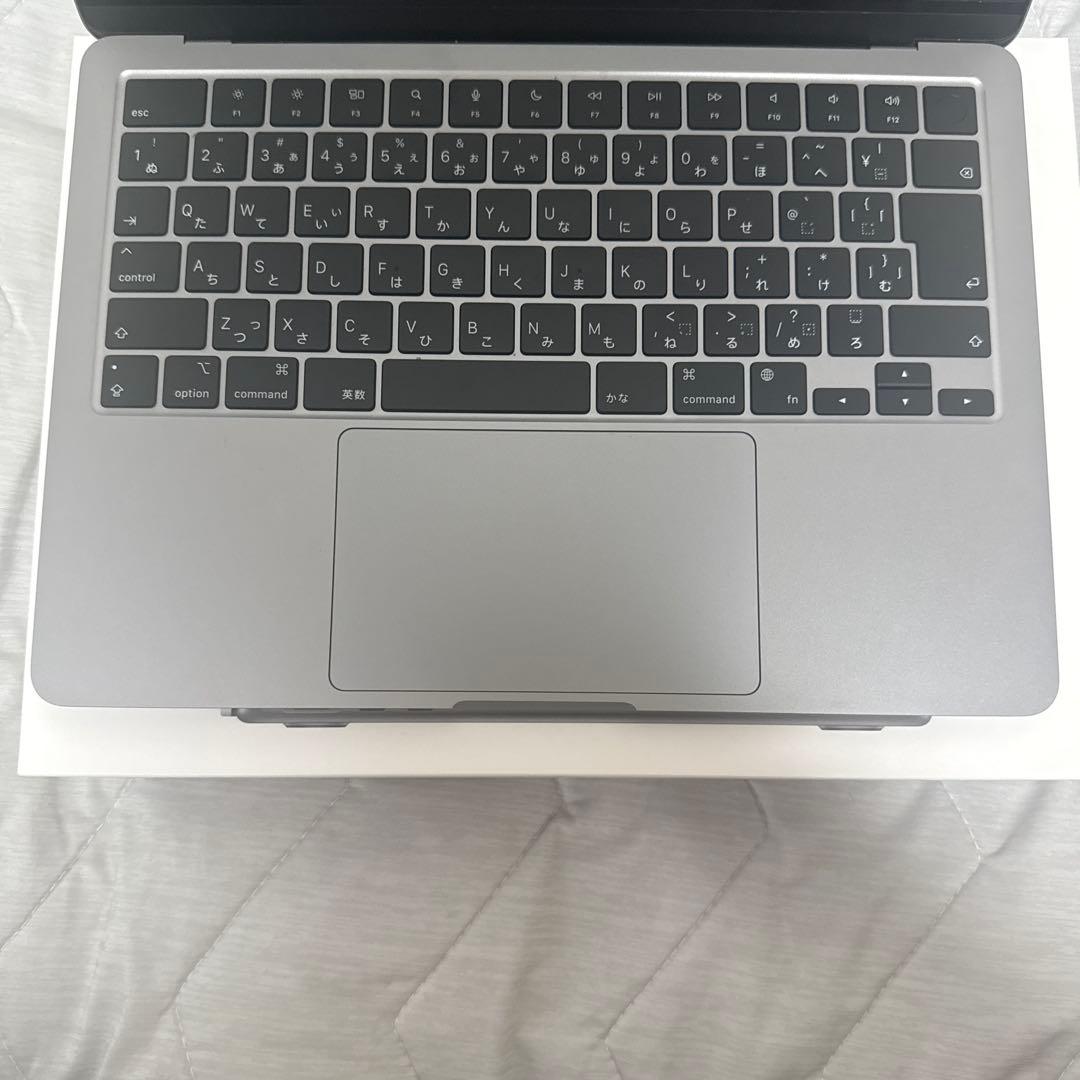 タック【美品】MacBook Air M2（13.6）16GB/256GB
