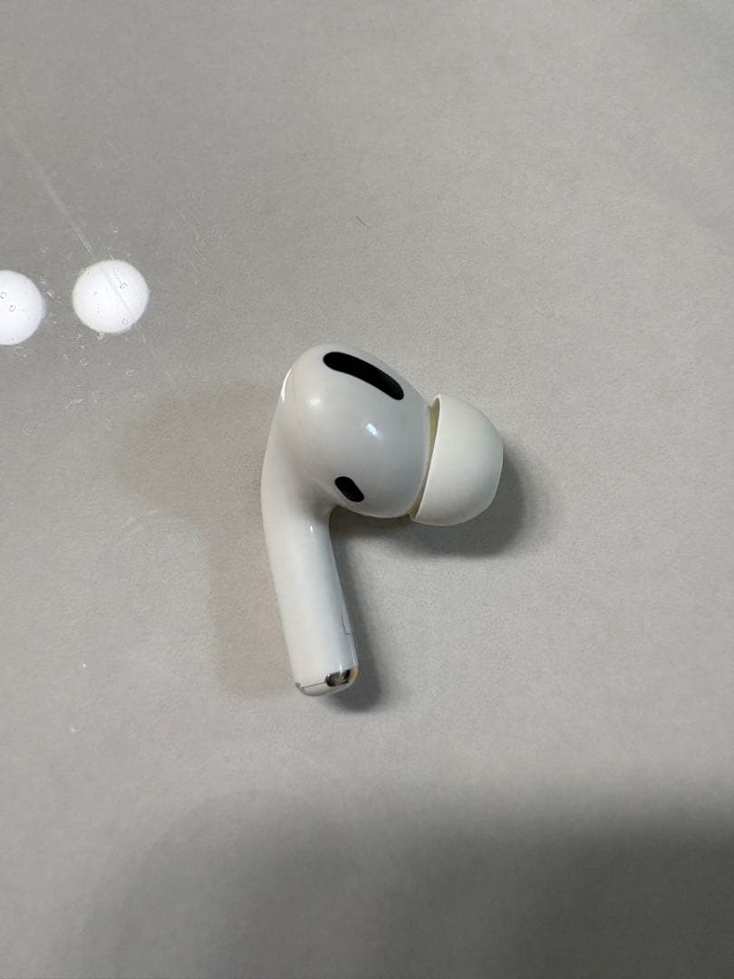 AirPods Pro 本体 【左のみ作動、右音無し】充電ケース付き